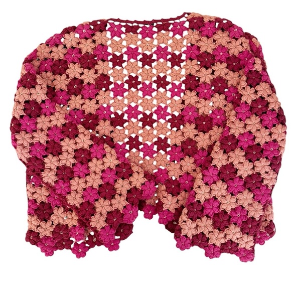 Alice + Olivia Anderson Cropped Floral Crochet Cardigan Sweater Size Medium - Picture 5 of 12
